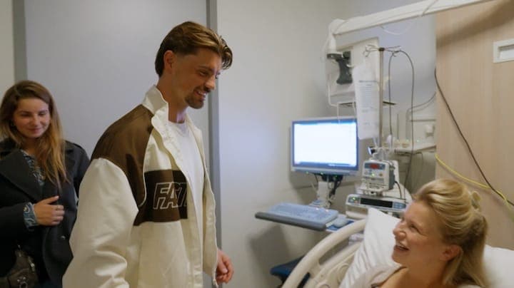 Mitch en Pam Bogaart bezoeken zus na geboorte nichtje