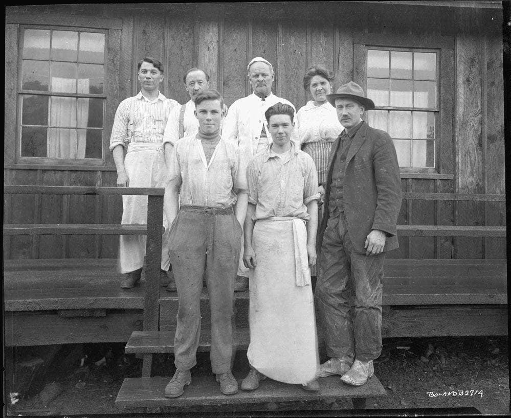 Vrouw deelt bijzondere band met schoonmoeder die eerst haar baas was