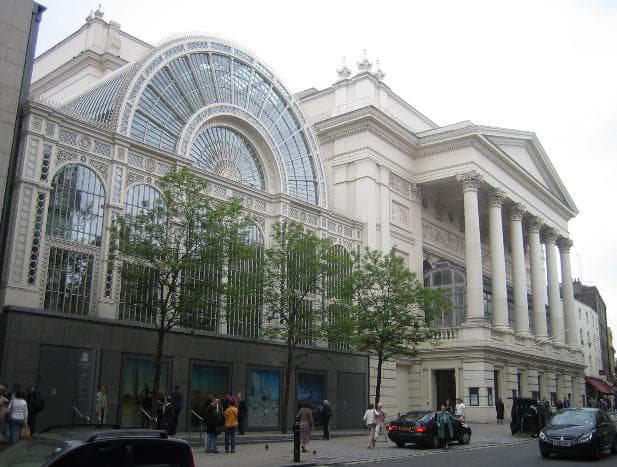 Vier vrienden organiseren koningsnachtfeest in Hoeven