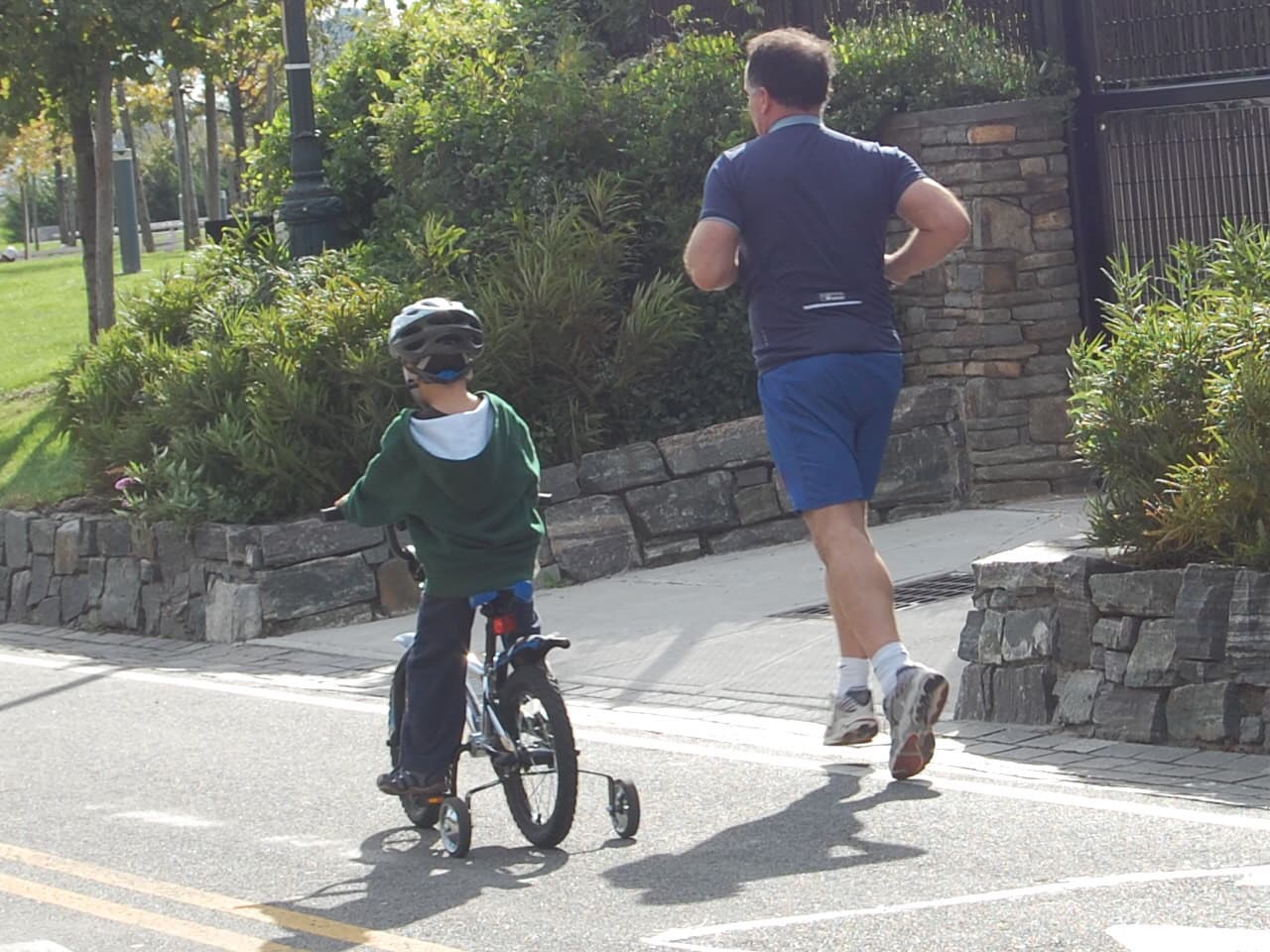 Fietshelm centraal op Knuffelpoli in Leeuwarden