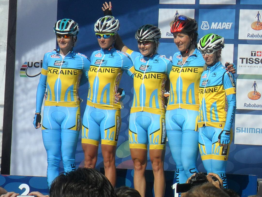 Schaatsster Sandrine Tas debuteert als wielrenster in Waalse Pijl