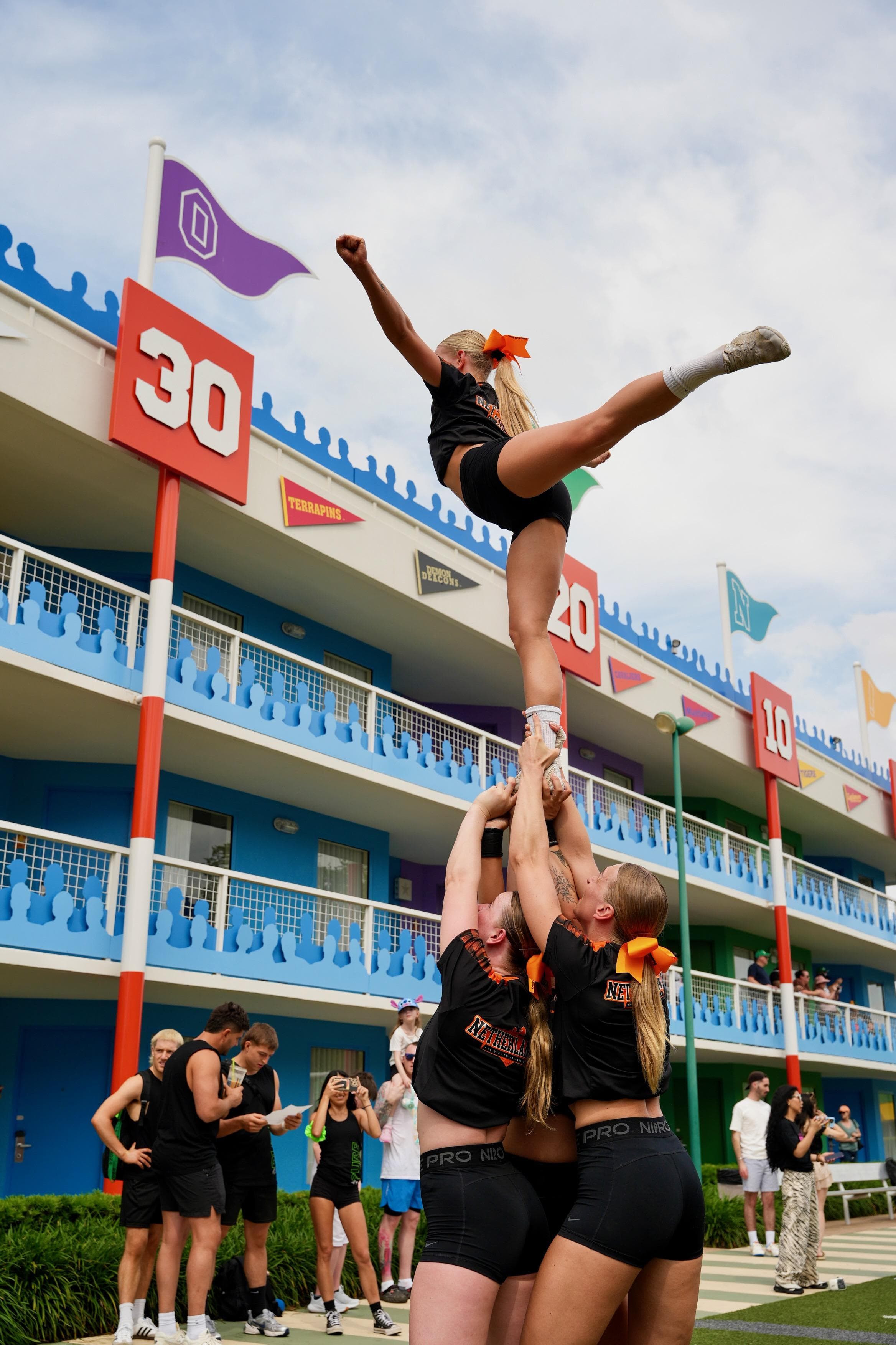 Chantal Hietkamp vertegenwoordigt Kollum op WK Cheerleading in Florida