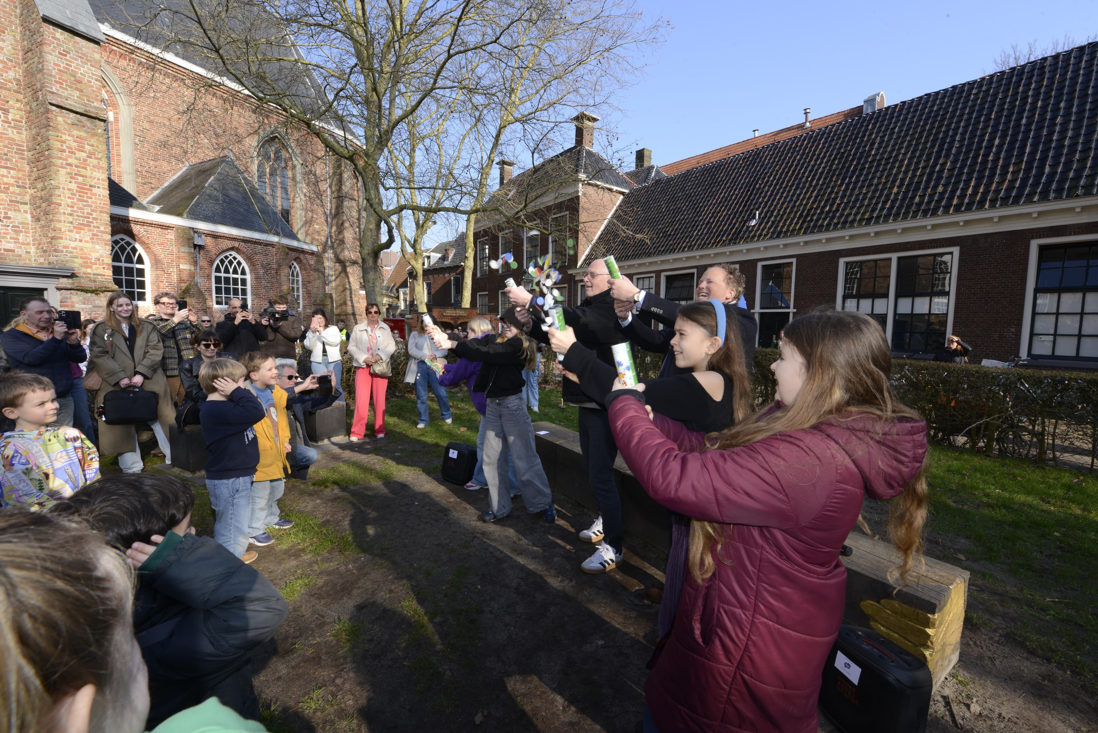 Nieuwe Speeltuin Geopend na Lange Voorbereiding