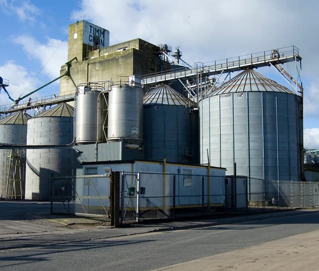 Eindhoven: vul de graanschuren nu het nog kan