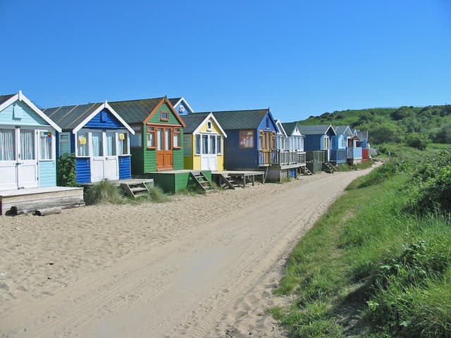 Strandseizoen start, maar Heemskerk wacht op strandhuisjes
